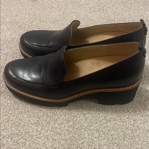 Like New Naturalizer Carbaret Loafers Size 8 - Picture 3 of 6